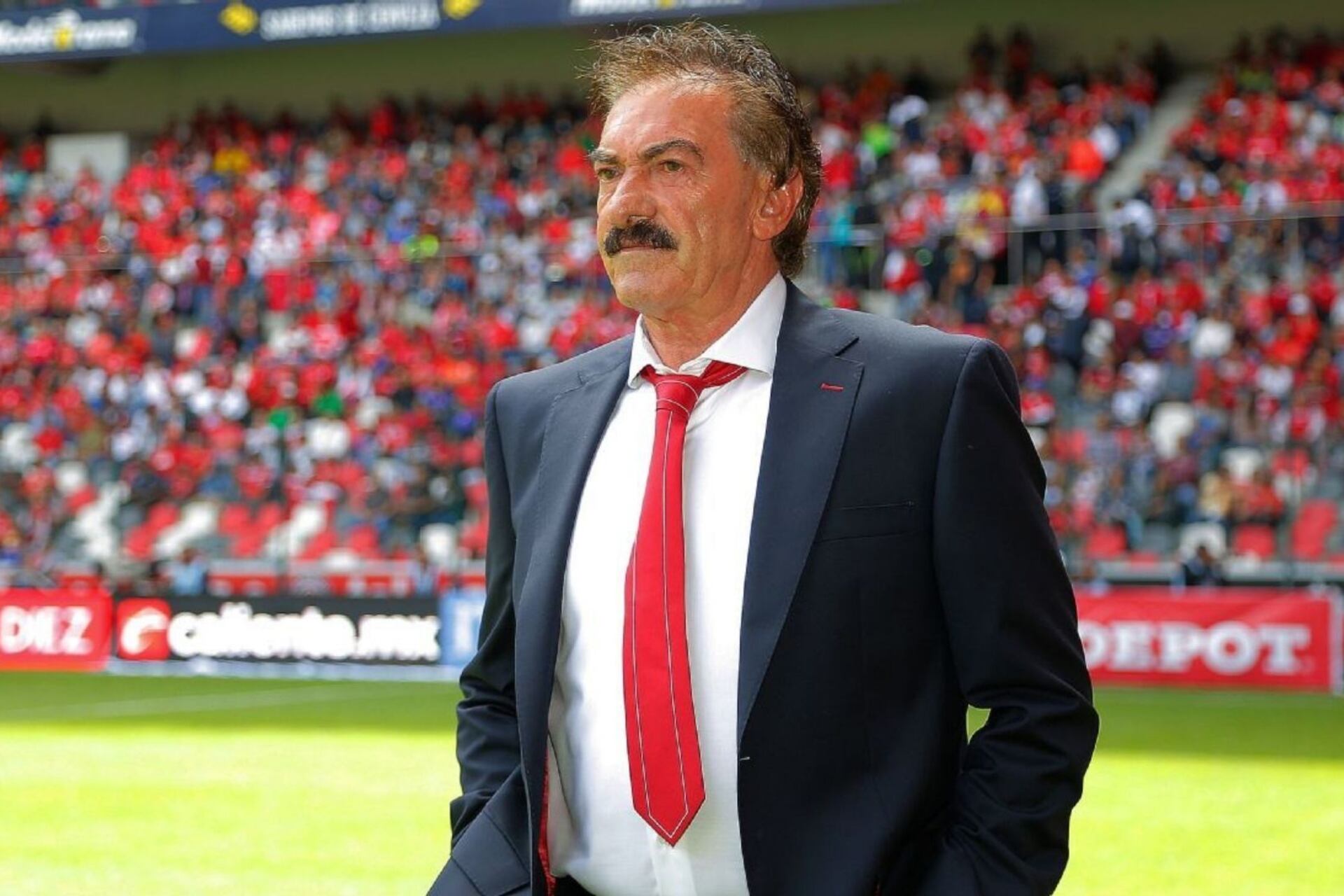 What Ricardo La Volpe is asking to become the next coach of Club América