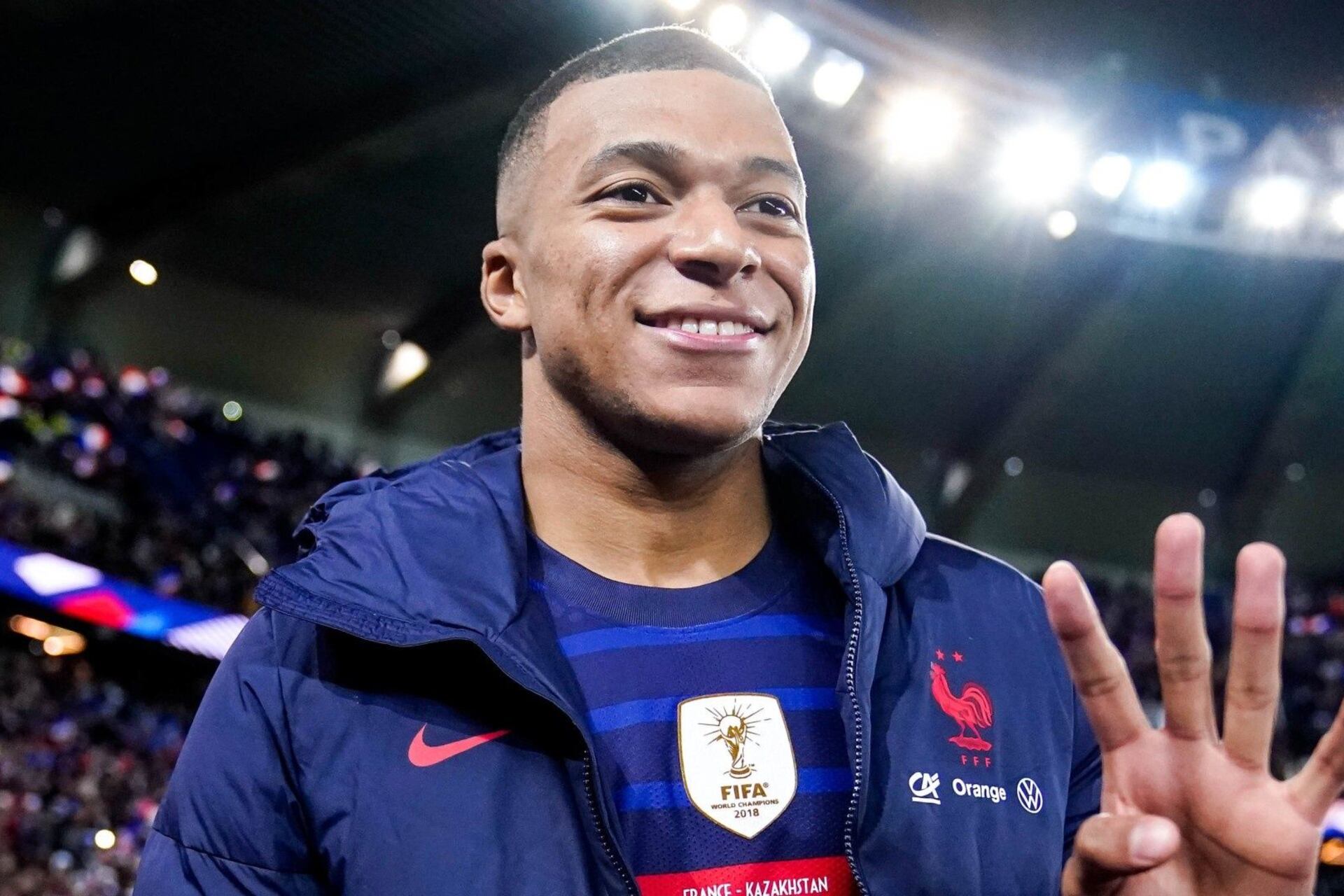He was a failure in Barcelona and got kicked out, now PSG would sign him as Mbappe's whim