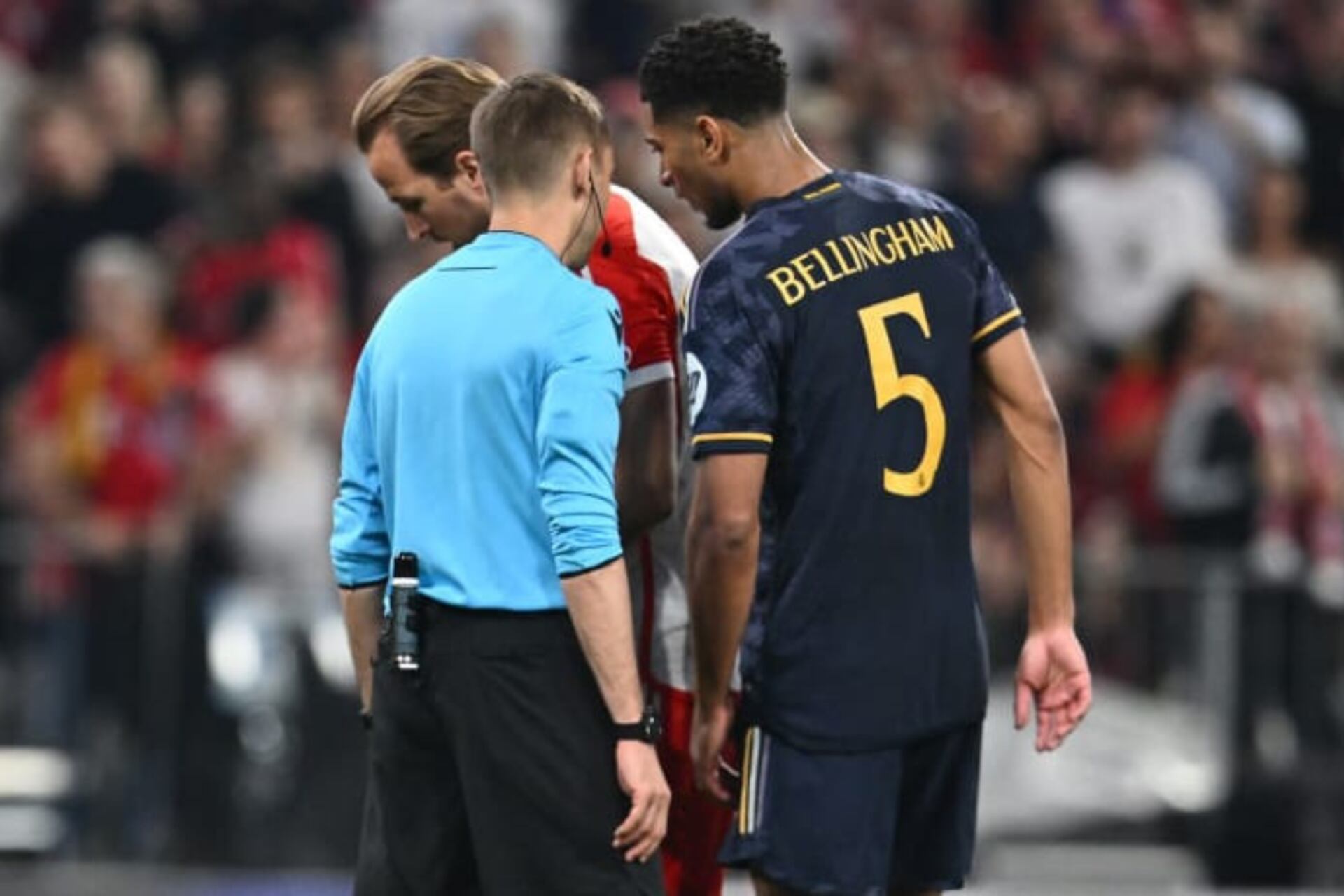 (VIDEO) No se vio en TV, esto dijo Bellingham para intimidar a Kane en el penalti