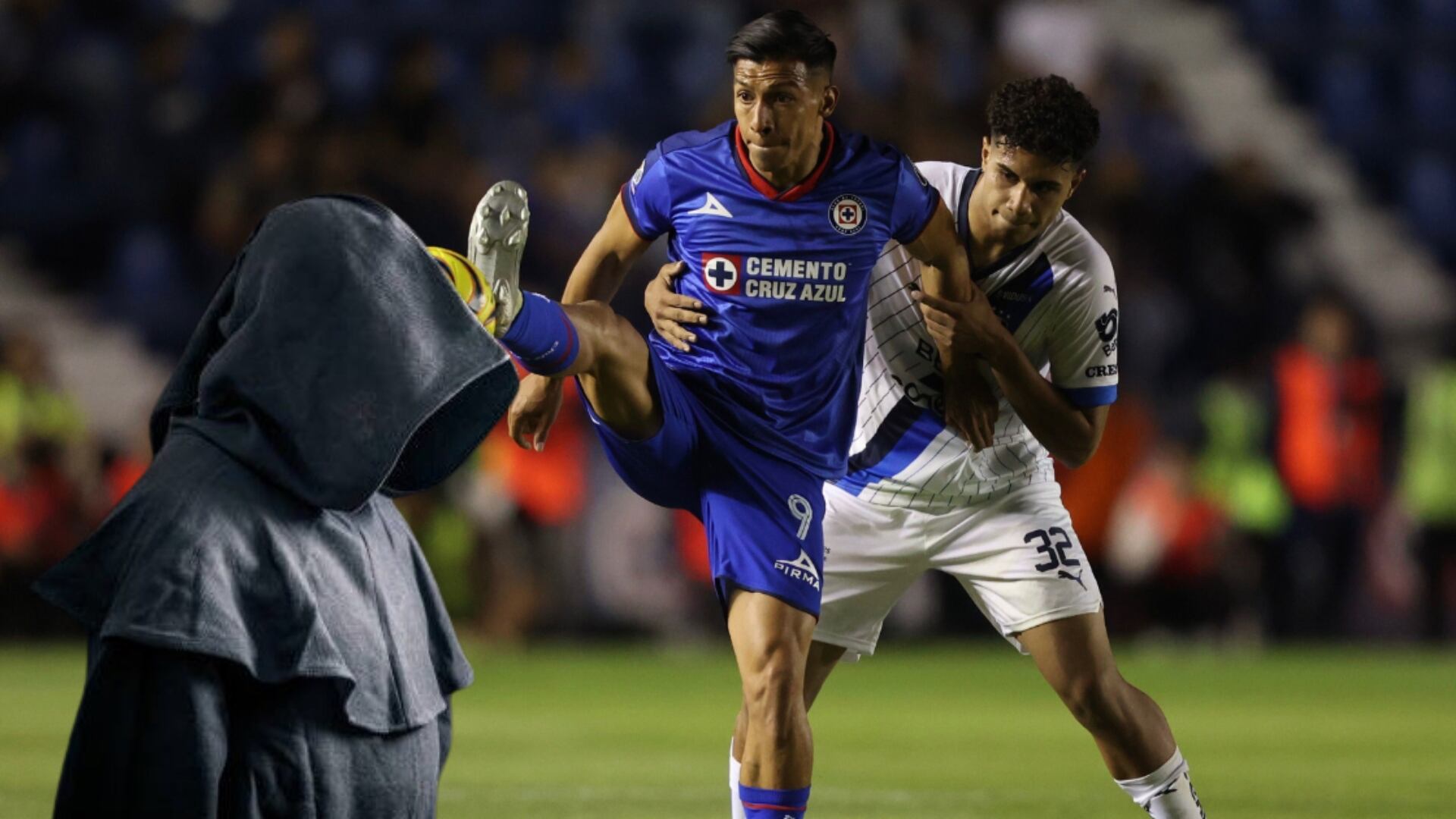 A horas del Rayados vs Cruz Azul, el crack albiazul que Pumas intentaría robarse