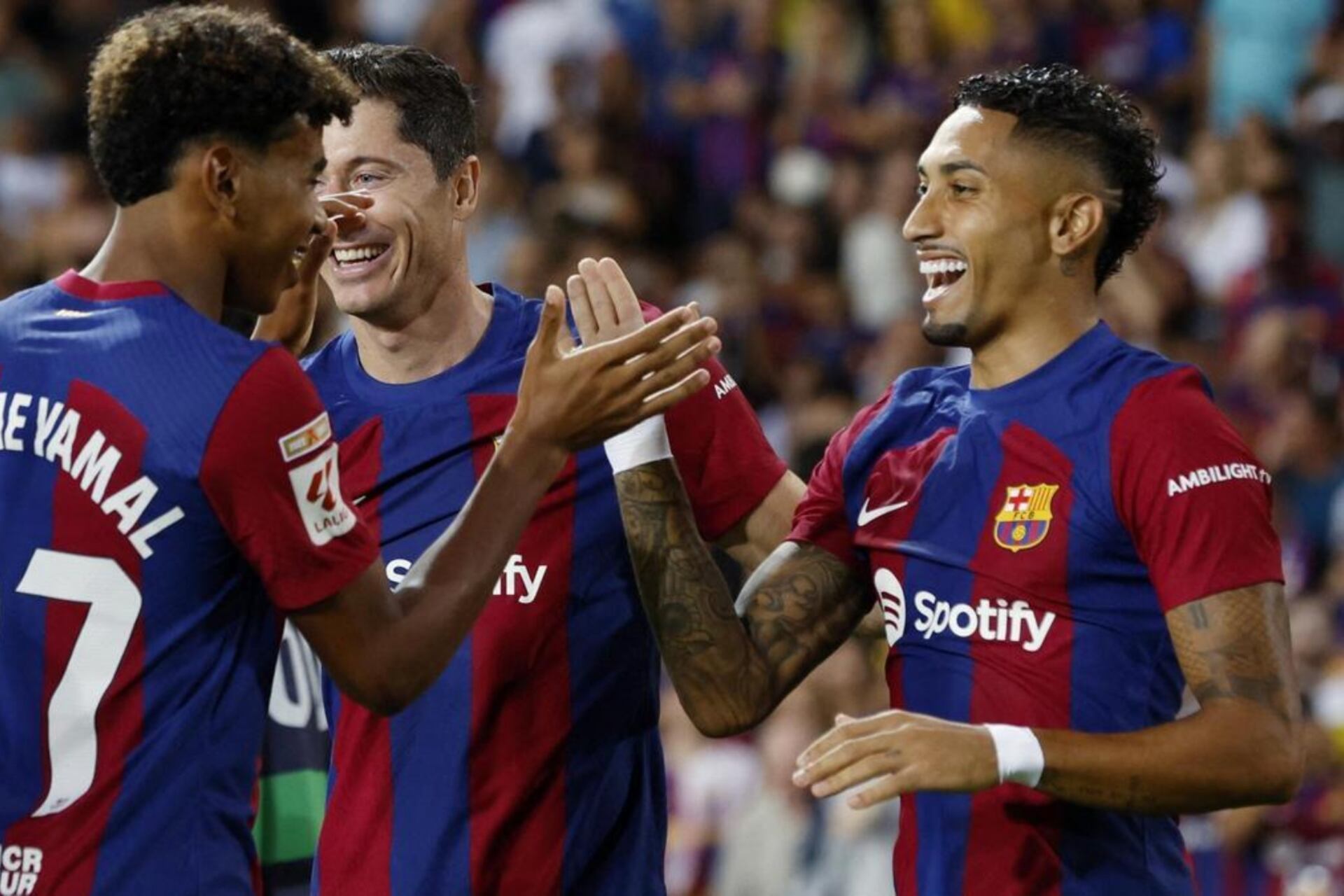 (VIDEO) Jugadón de Yamal y Montjuic estalló, Barça gana a PSG con gol de Raphinha