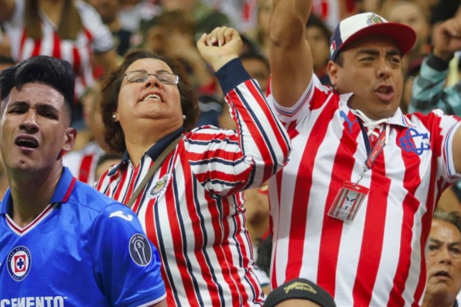 (VIDEO) El jugador de Chivas que se rio tras los abucheos de la afición a Antuna