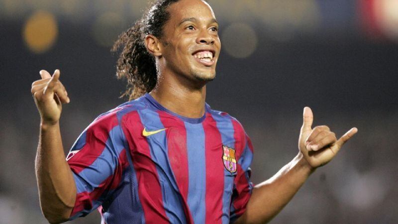 Ronaldinho Gaúcho, de ganar todo con el FC Barcelona a disfrutar de una vida de excesos