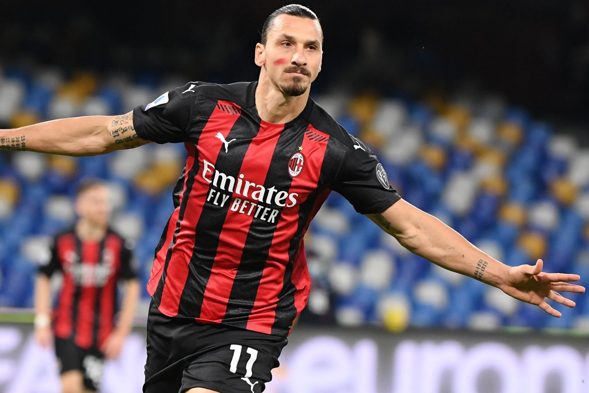 Ibrahimovic tried to return to PSG but from Paris they ruled him out