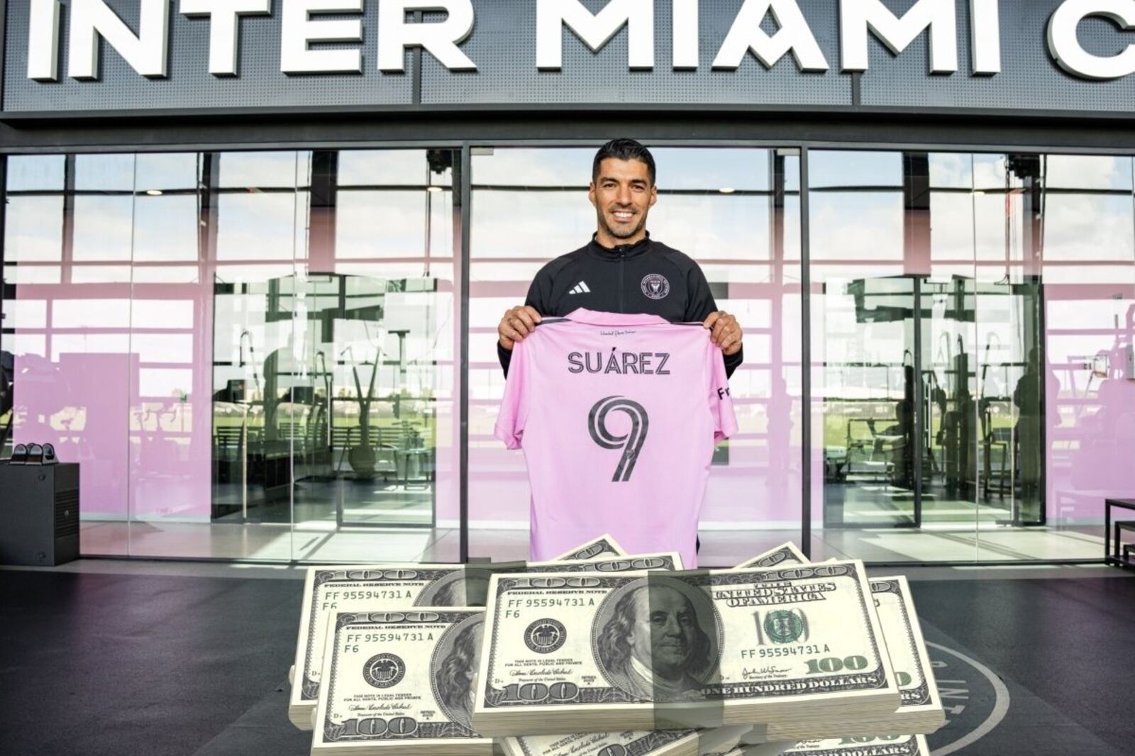 Viene de ganar 288 mil, cuánto cobraría Luis Suárez jugando con Messi en Inter Miami