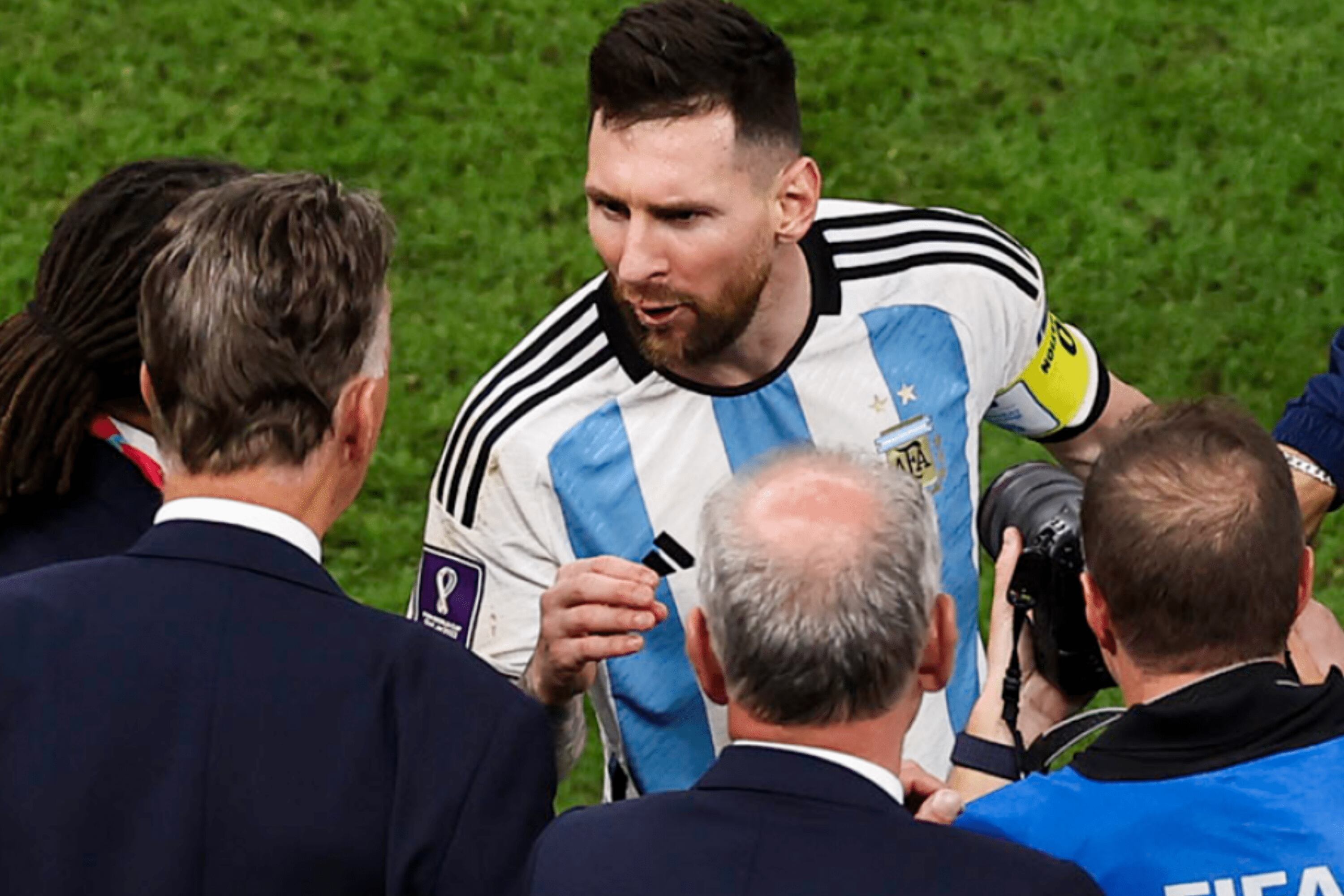 Todos contra Louis Van Gaal, el inesperado apoyo que recibió Lionel Messi