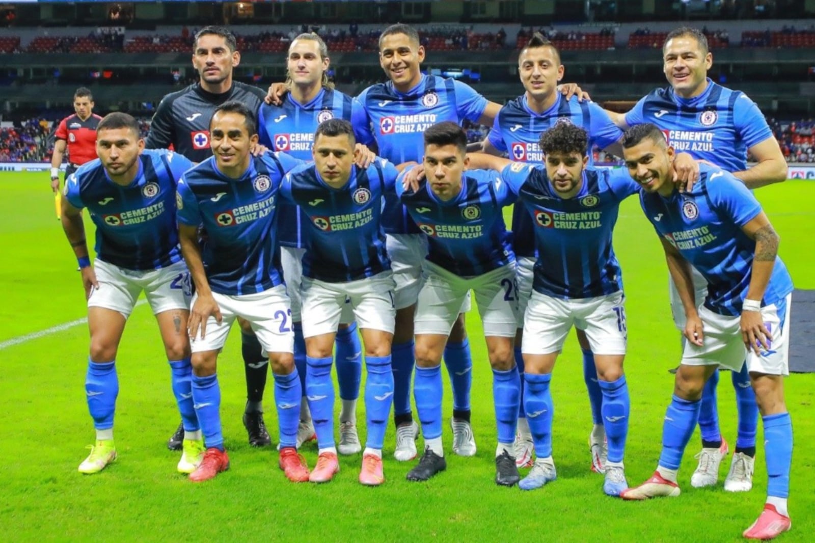 Limpia en la Noria: Los 7 jugadores que dejarían Cruz Azul tras el fracaso en el Apertura