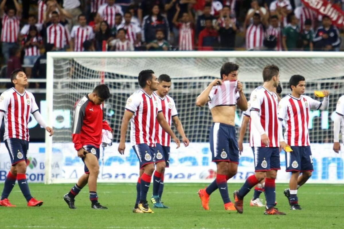 Calderon missed a big chance at the end of the match and Chivas falls against Atletico San Luis