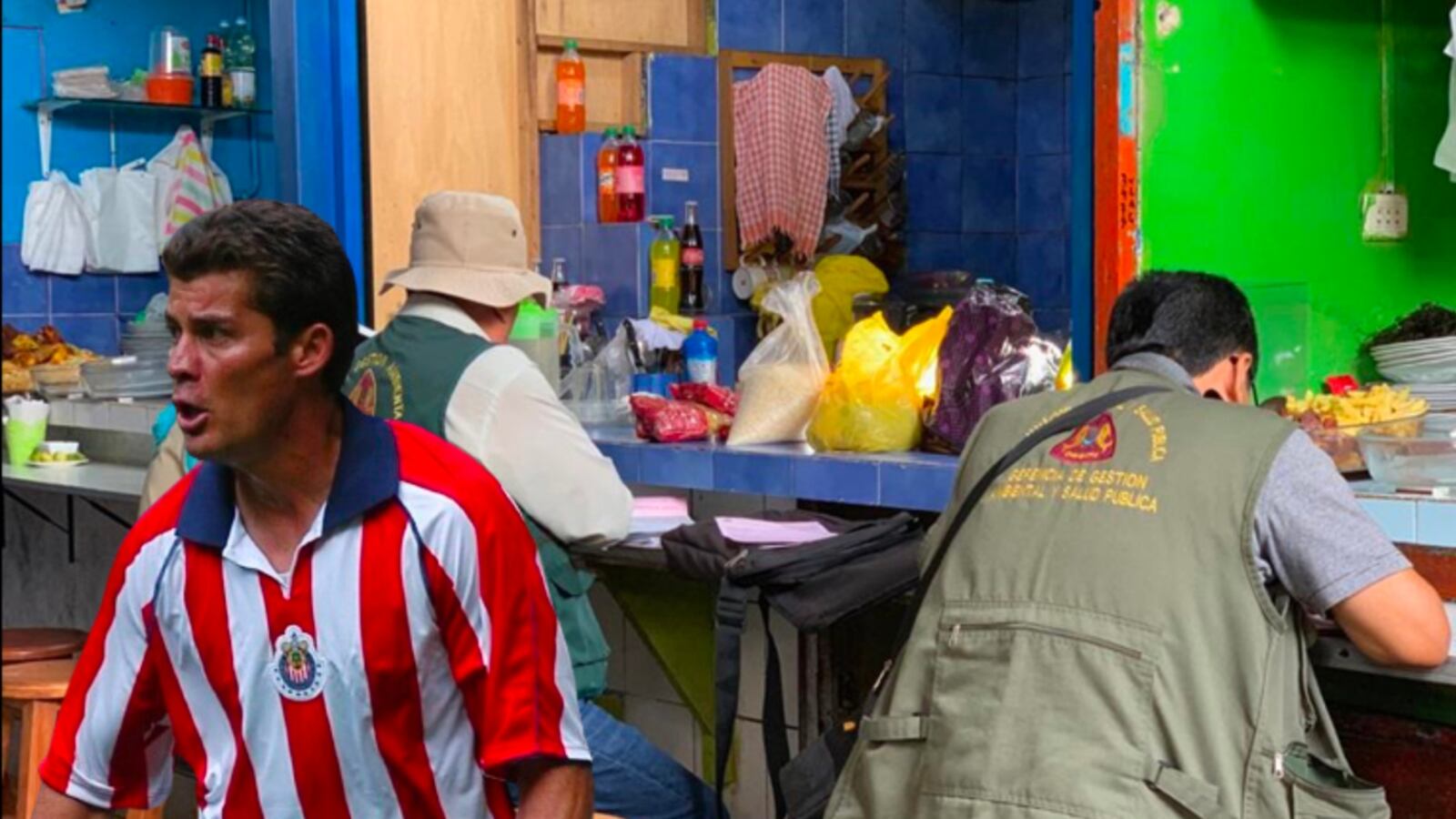 Llegó a Chivas en lugar de Ramón Ramírez, ahora vende comida en el mercado