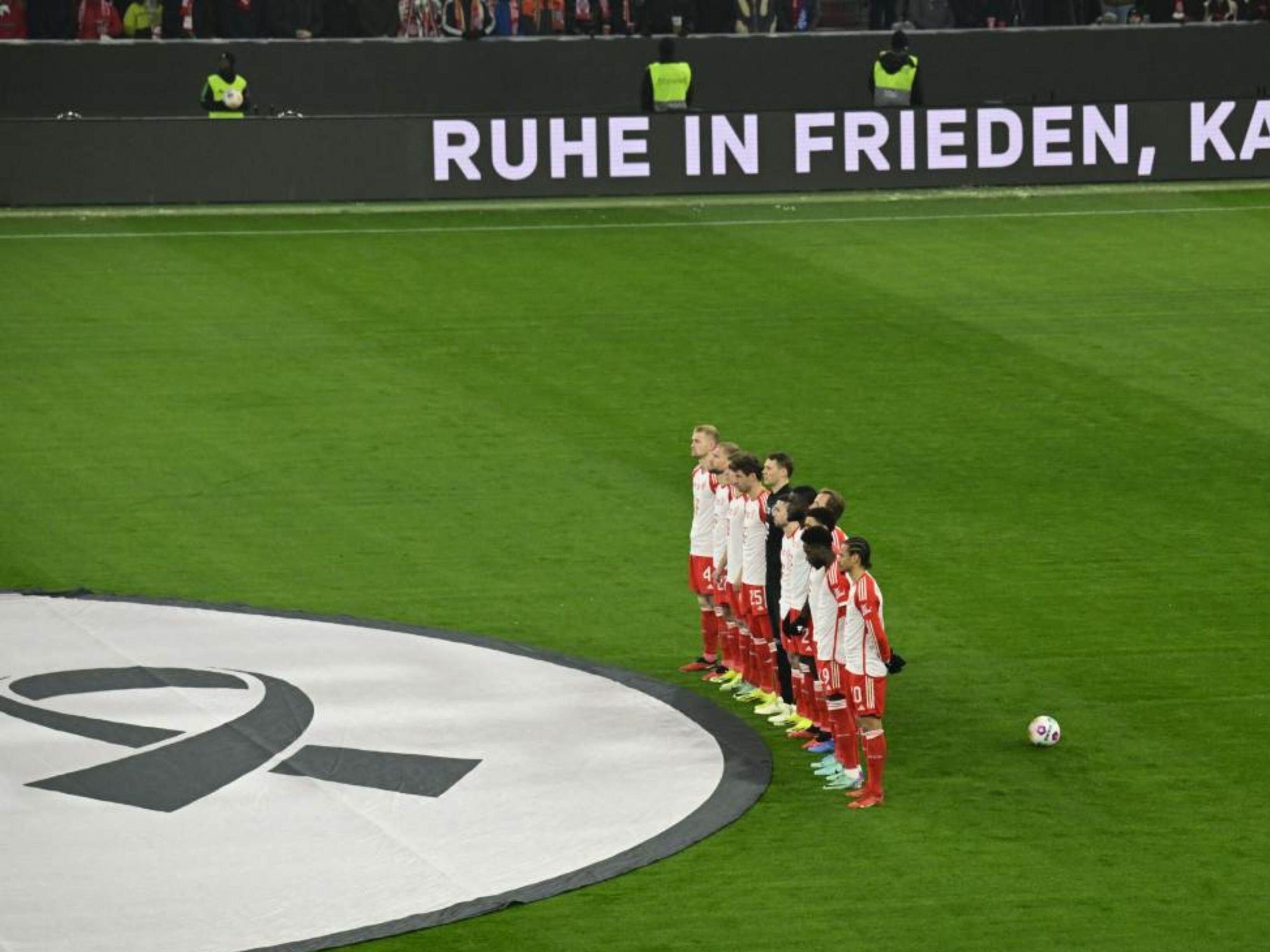 Emotivo homenaje de despedida del Bayern Múnich a Franz Beckenbauer