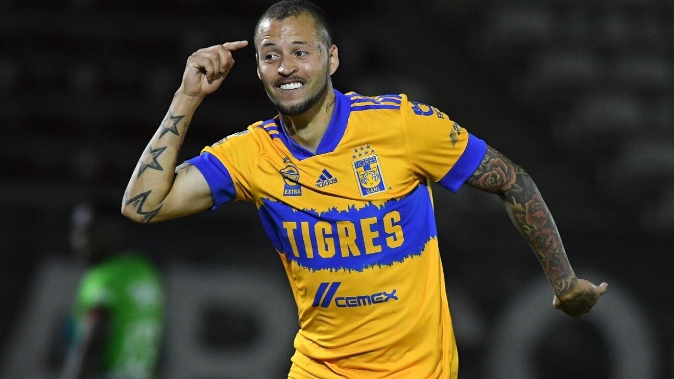Nicolás López y los torneos que deberá jugar en Tigres para igualar la racha goleadora de Gignac