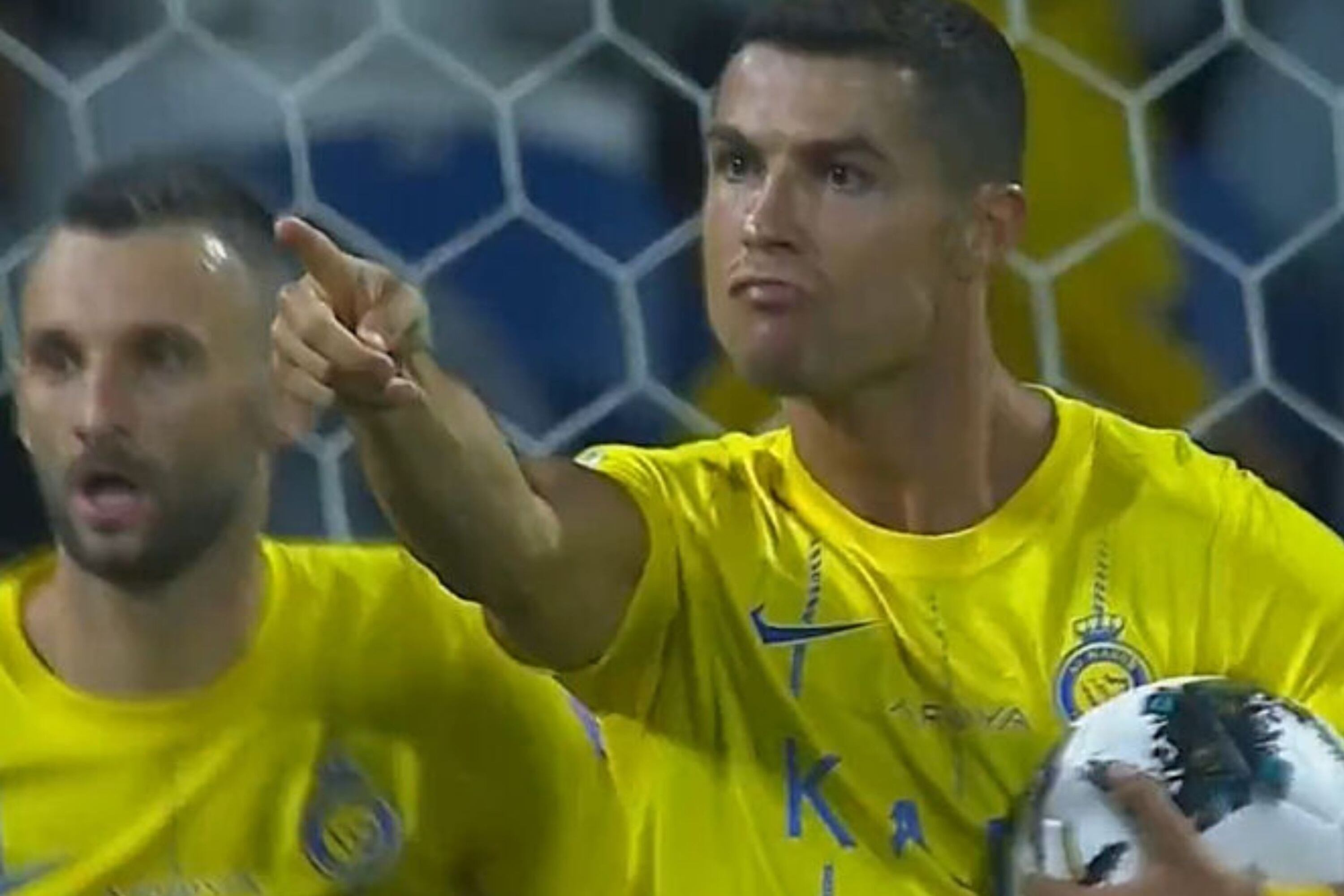 El reconocimiento que recibió Cristiano Ronaldo, luego de marcar el gol de tiro libre