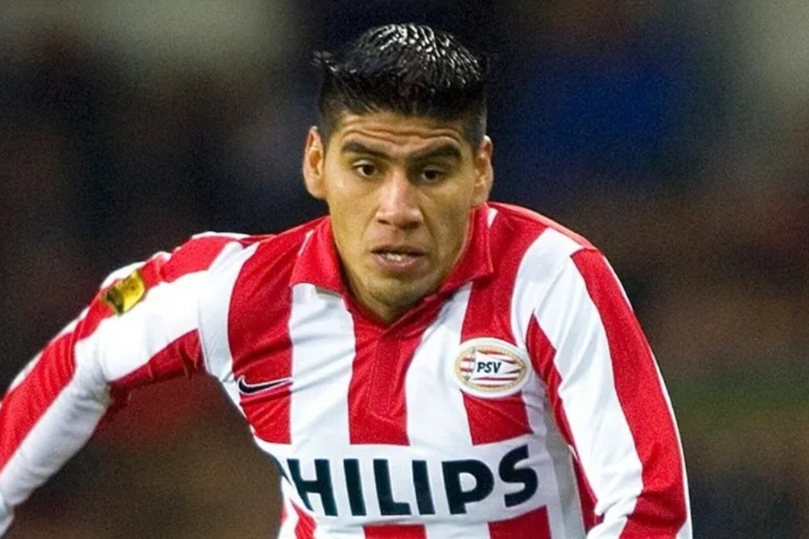 De ser el 1er mexicano en llegar al PSV, así se gana la vida Carlos Salcido