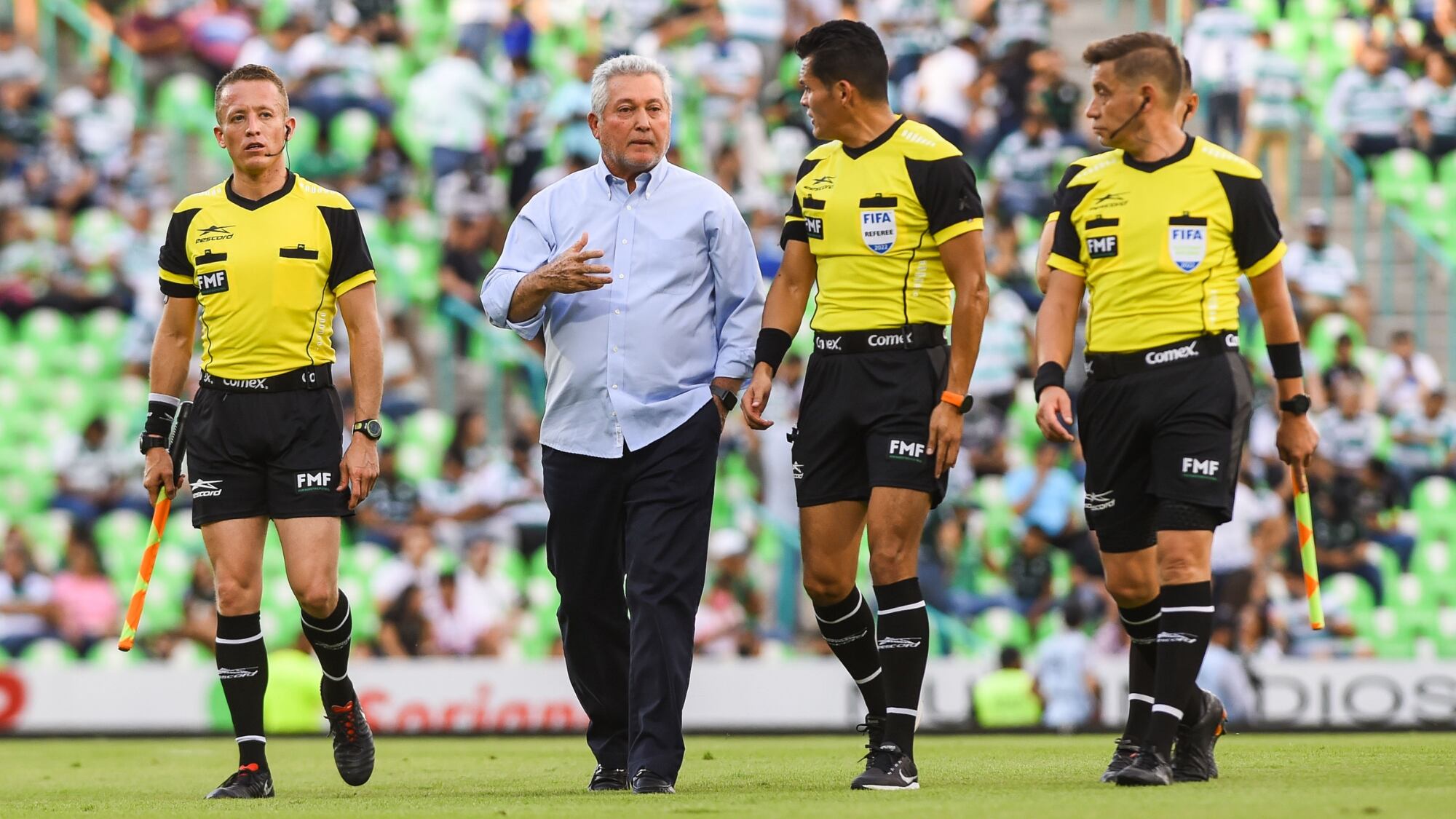 Santos vs Monterrey; Vucetich, Luis Cárdenas y el arbitraje los culpables de la derrota según la afición de Rayados